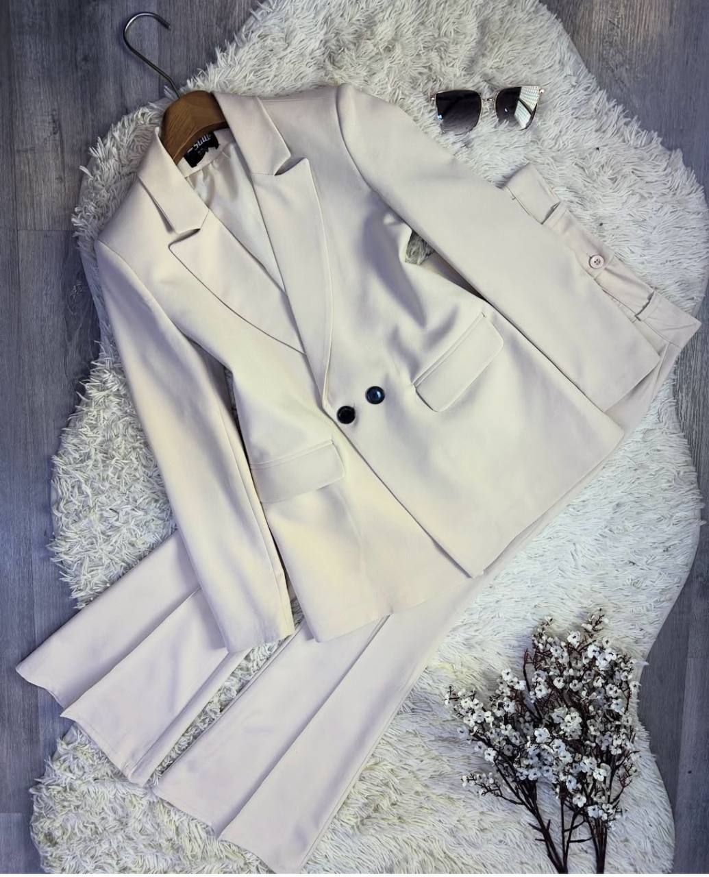 کت شلوار الیزا – ترکیب ظرافت و جسارت