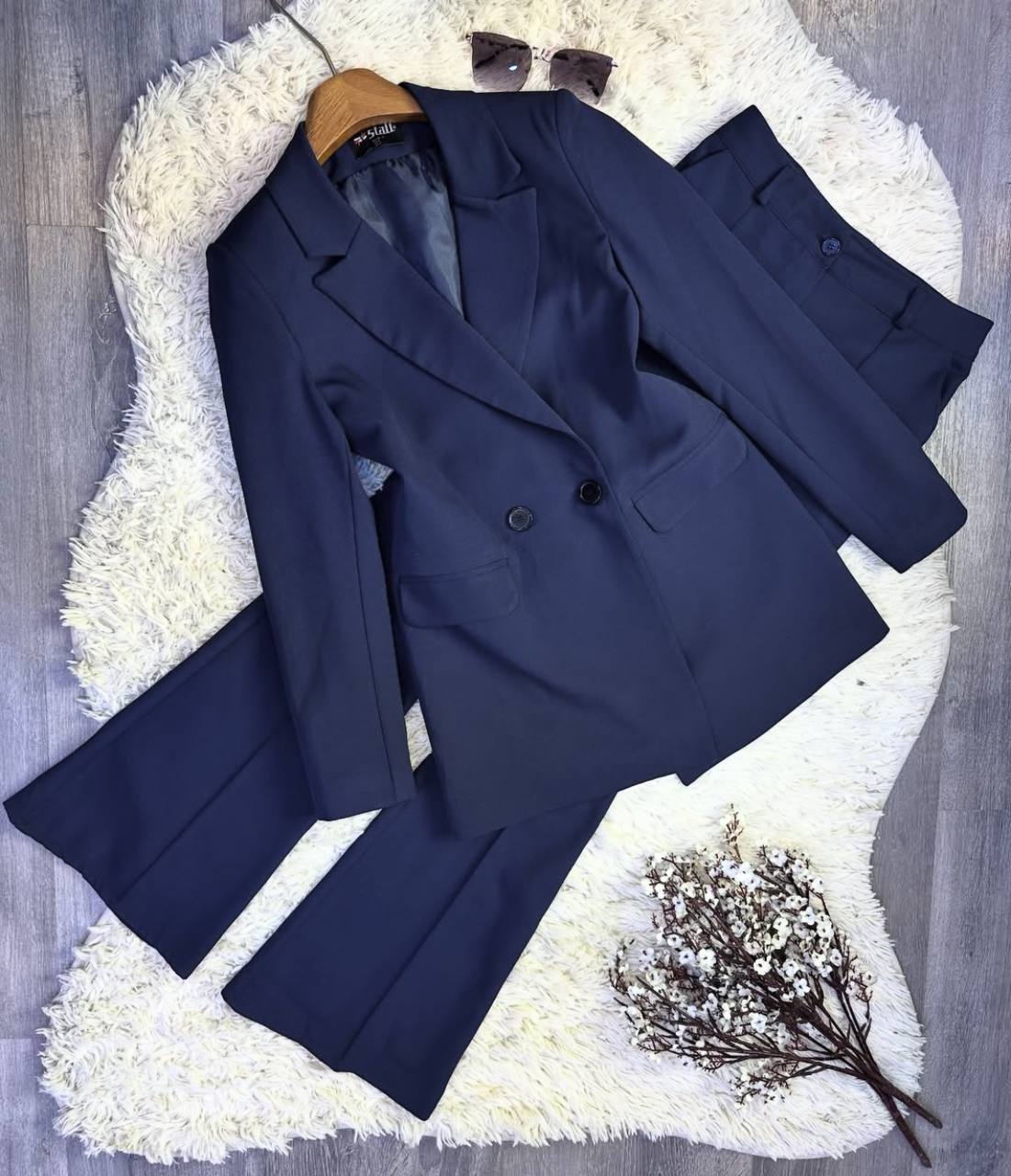 کت شلوار الیزا – ترکیب ظرافت و جسارت