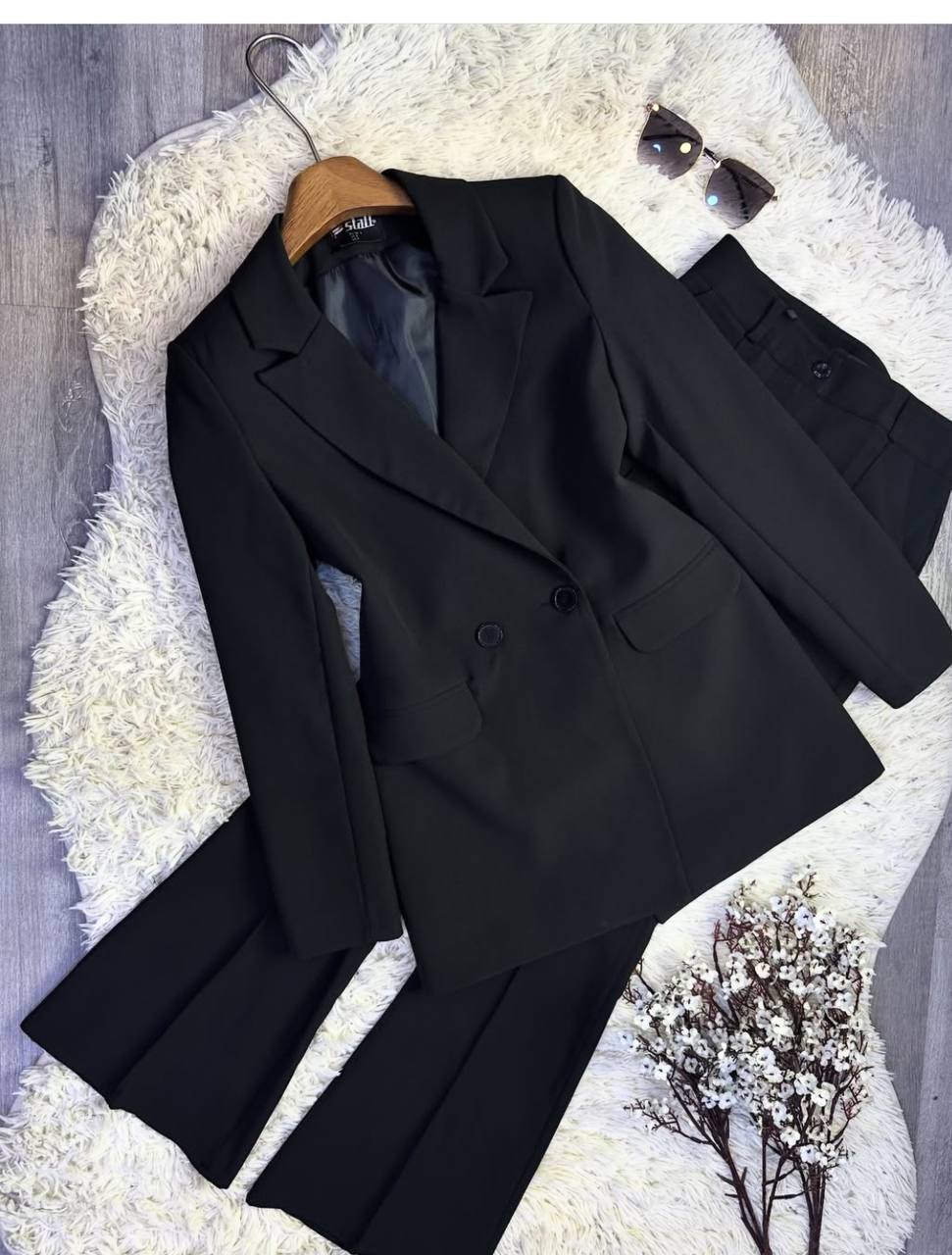 کت شلوار الیزا – ترکیب ظرافت و جسارت