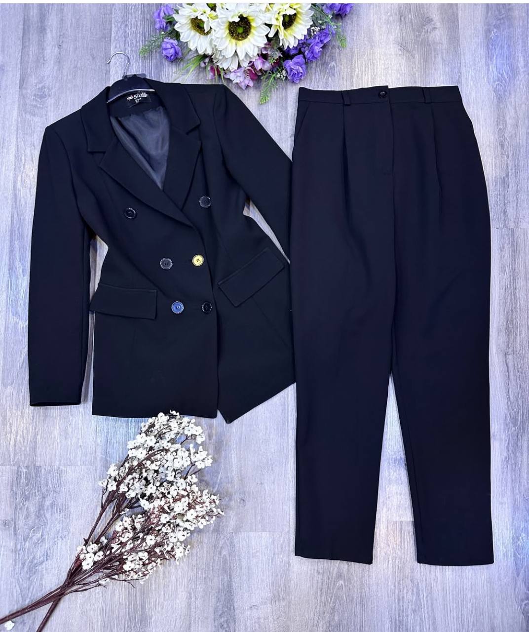 کت شلوار الیزا – ترکیب ظرافت و جسارت